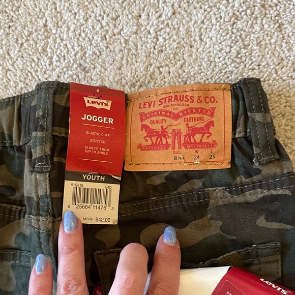 Levi's Kids Green Camo Joggers - Picture 3 of 4